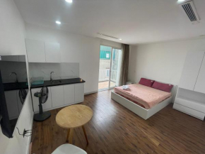 67141 BR Apt Cozy Ho Tay balcony full natural light